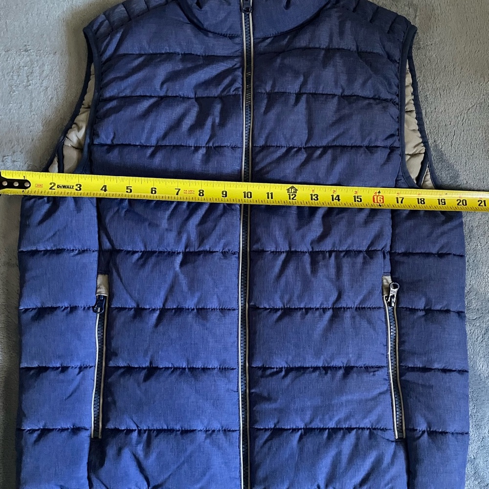 Untuckit Vest - Picture 6 of 7